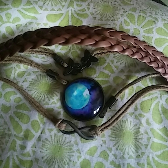 Moon 🌙bracelet - Picture 2 of 2